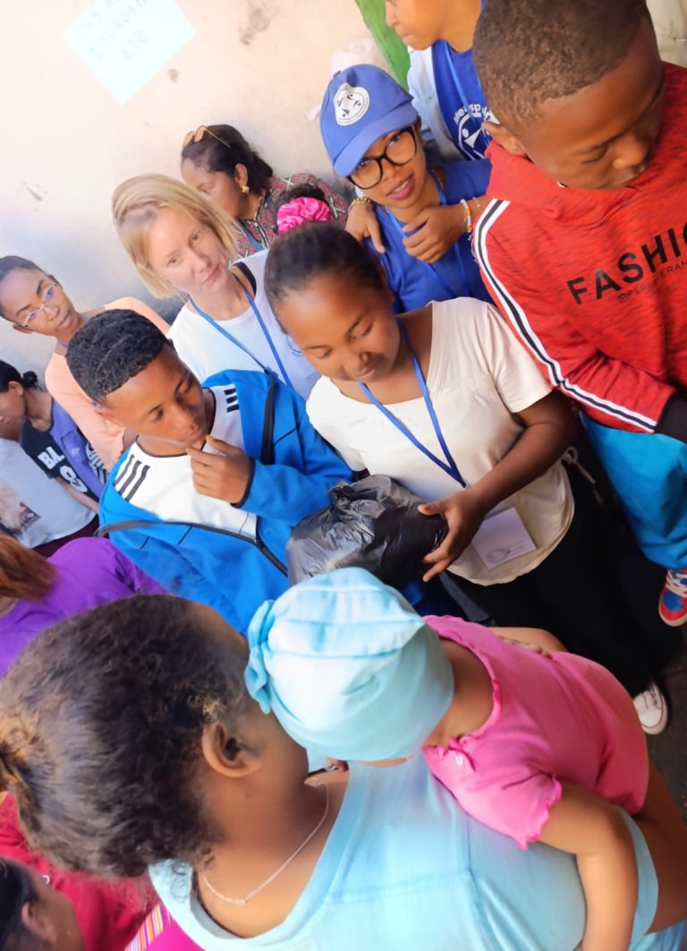 Les jeunes bénévoles de l&rsquo;ONG TOHANAKO